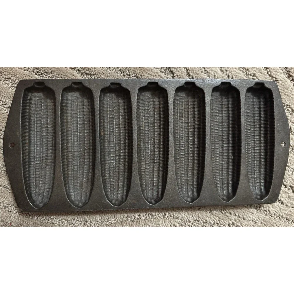 Wagner marked  “W” “1” cast iron 7 corn stick pan